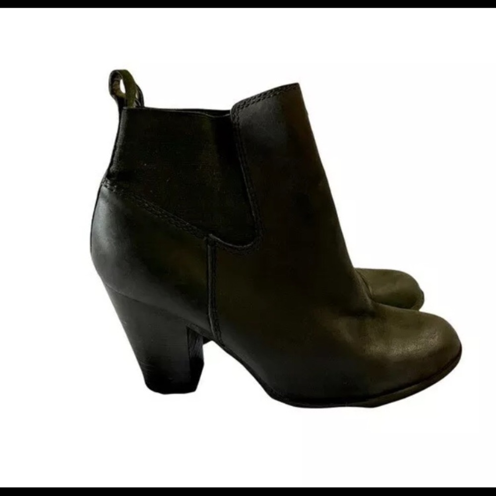 Lucky Brand Parlei Leather Chelsea Booties Black Round Toe Block Heel Size 8.5